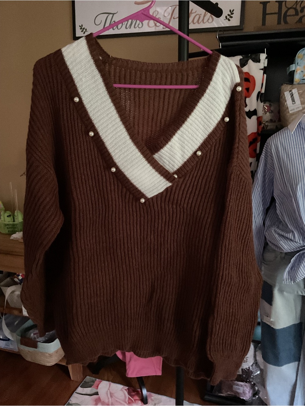 Pearl-Trim Brown V-Neck Sweater with Cream Accent